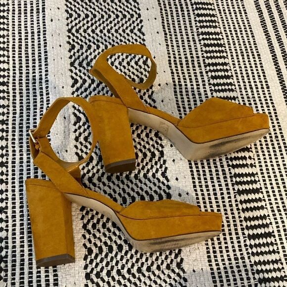 Callisto California Yellow Sandals 8.5 - Picture 14 of 16